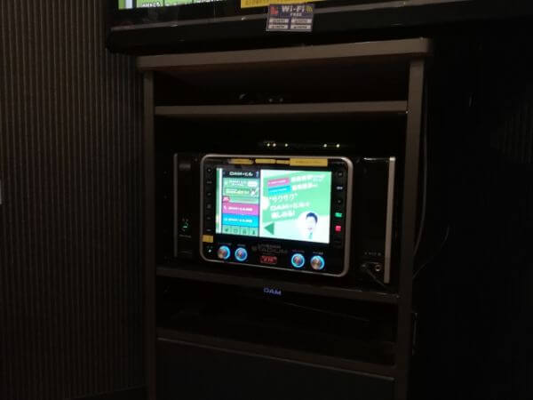 自遊空間のカラオケ機種