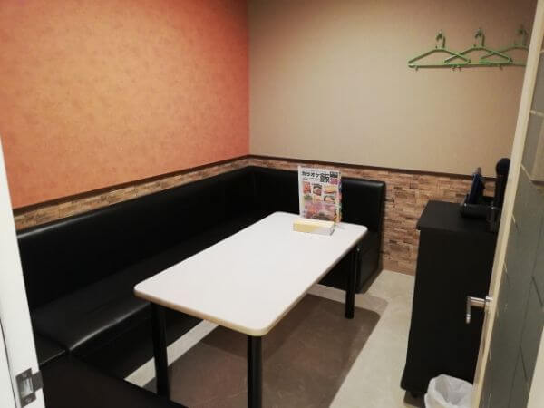 カラオケマッシュのカラオケルーム内