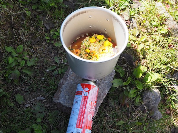 山頂で食べるご飯