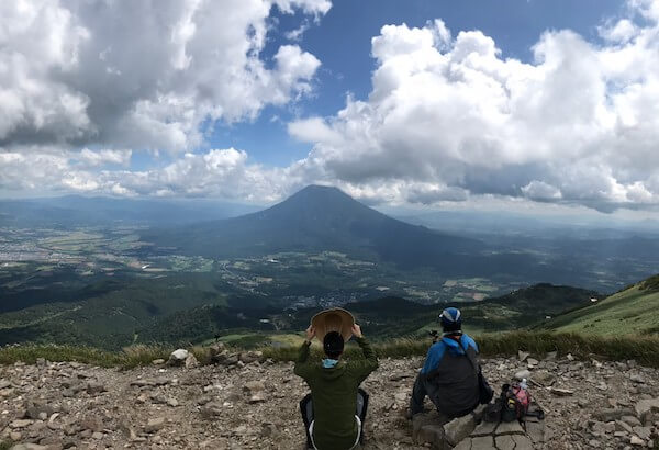 ニセコアンヌプリの山頂から見る羊蹄山