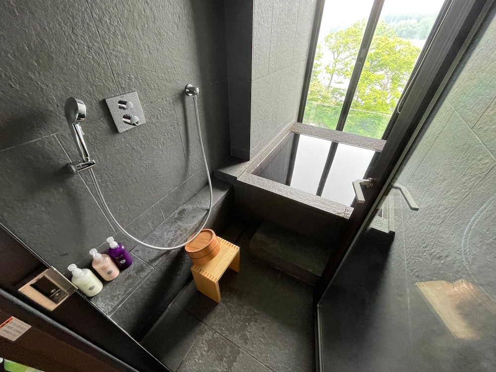星野リゾート「界 ポロト」の露天風呂付きのお部屋
